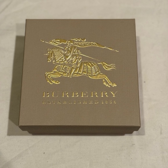 NIB Burberry orange leather tassel keychain - Picture 8 of 8